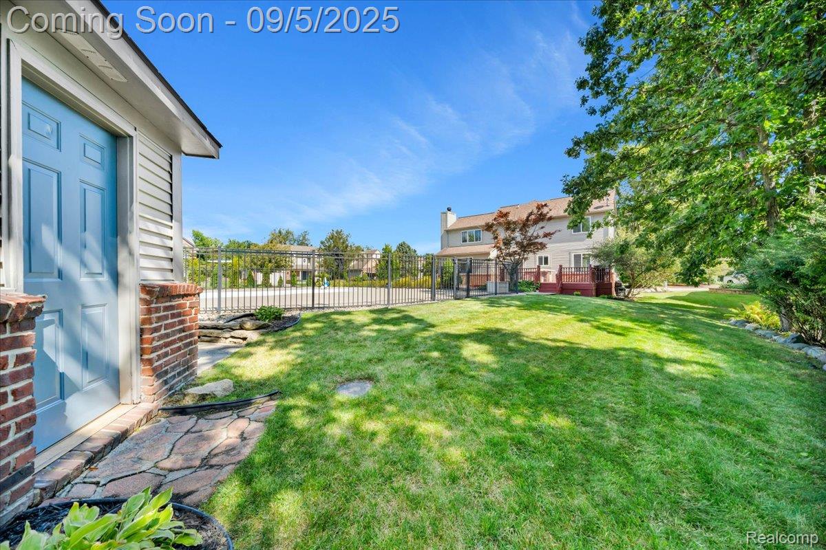 Commerce Charter Township, Michigan 48382, United States, 4 Bedrooms Bedrooms, ,3 BathroomsBathrooms,Residential,Active,203760