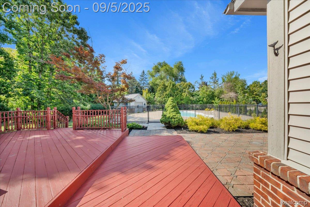 Commerce Charter Township, Michigan 48382, United States, 4 Bedrooms Bedrooms, ,3 BathroomsBathrooms,Residential,Active,203760