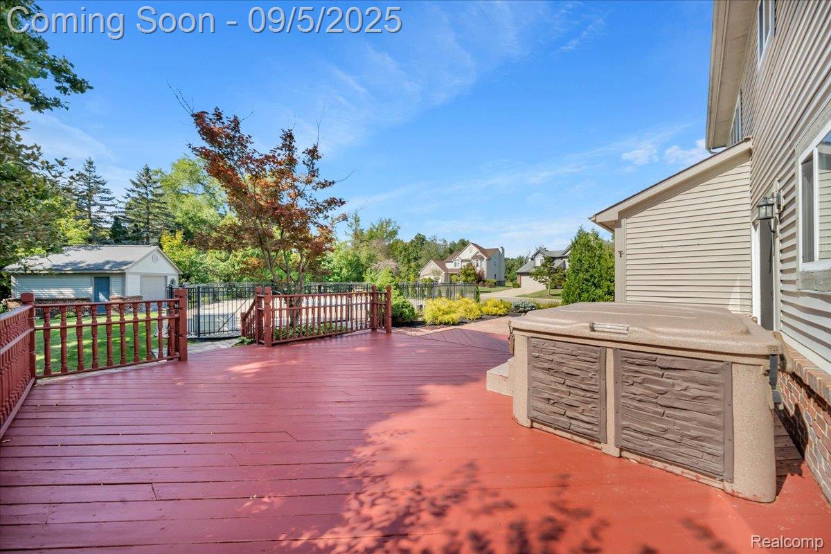 Commerce Charter Township, Michigan 48382, United States, 4 Bedrooms Bedrooms, ,3 BathroomsBathrooms,Residential,Active,203760