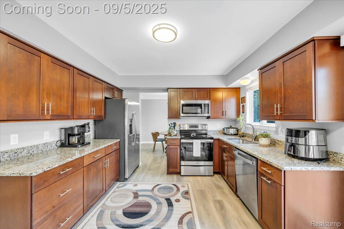 Commerce Charter Township, Michigan 48382, United States, 4 Bedrooms Bedrooms, ,3 BathroomsBathrooms,Residential,Active,203760