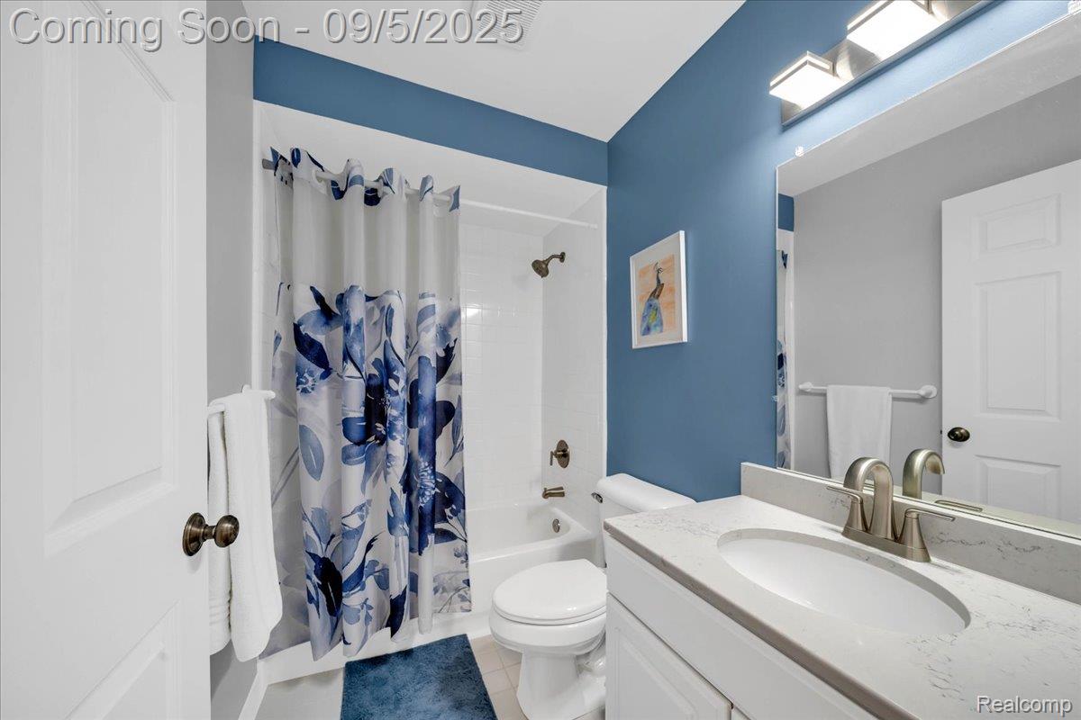 Commerce Charter Township, Michigan 48382, United States, 4 Bedrooms Bedrooms, ,3 BathroomsBathrooms,Residential,Active,203760