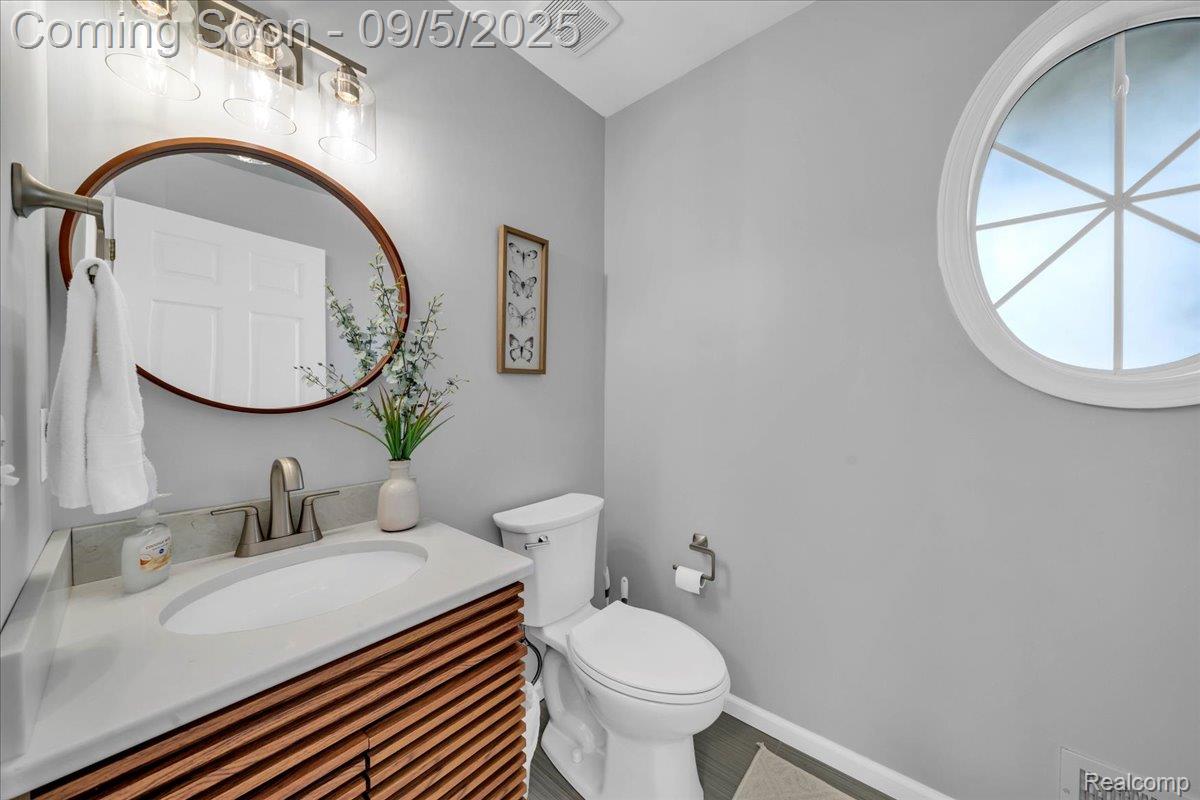 Commerce Charter Township, Michigan 48382, United States, 4 Bedrooms Bedrooms, ,3 BathroomsBathrooms,Residential,Active,203760