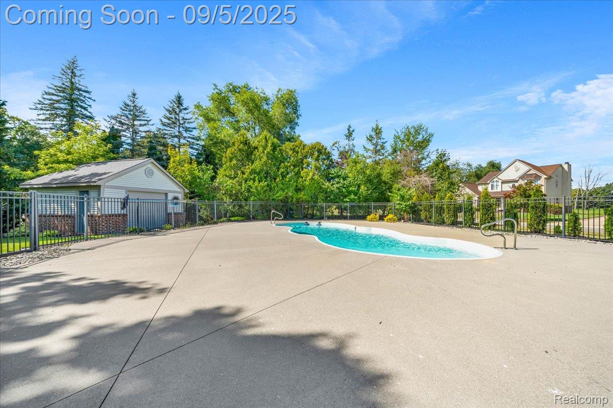 Commerce Charter Township, Michigan 48382, United States, 4 Bedrooms Bedrooms, ,3 BathroomsBathrooms,Residential,Active,203760