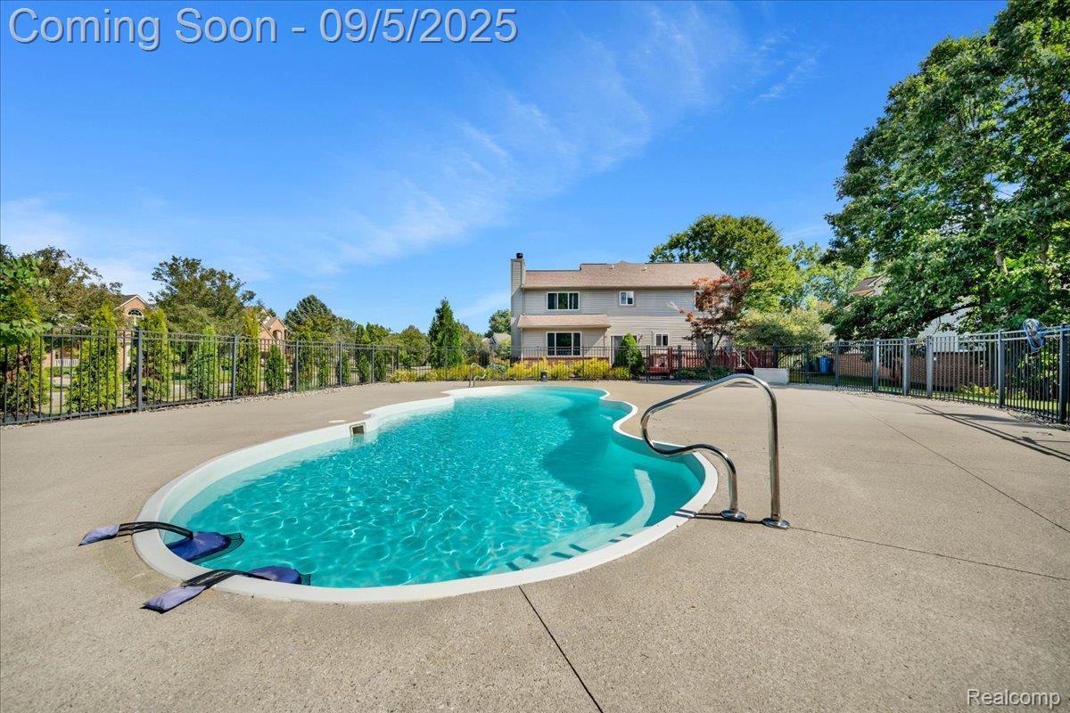 Commerce Charter Township, Michigan 48382, United States, 4 Bedrooms Bedrooms, ,3 BathroomsBathrooms,Residential,Active,203760