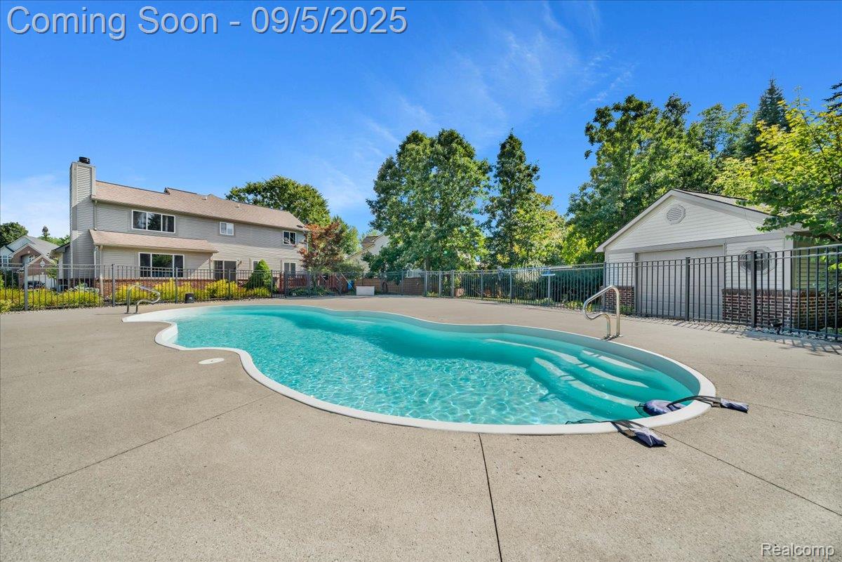 Commerce Charter Township, Michigan 48382, United States, 4 Bedrooms Bedrooms, ,3 BathroomsBathrooms,Residential,Active,203760