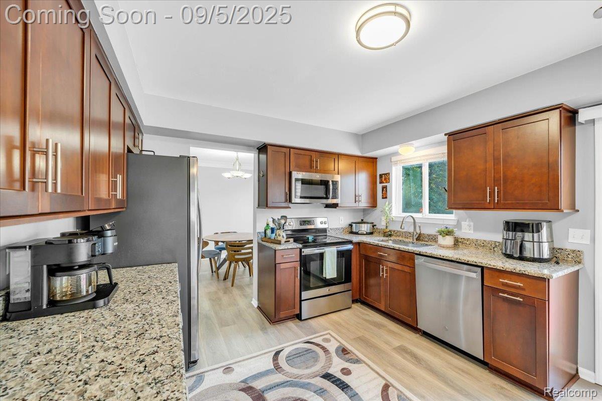 Commerce Charter Township, Michigan 48382, United States, 4 Bedrooms Bedrooms, ,3 BathroomsBathrooms,Residential,Active,203760