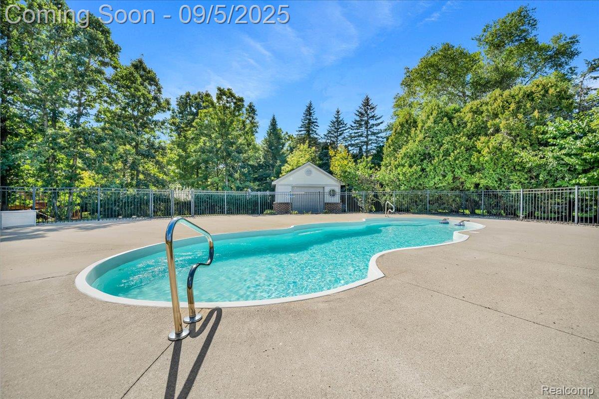 Commerce Charter Township, Michigan 48382, United States, 4 Bedrooms Bedrooms, ,3 BathroomsBathrooms,Residential,Active,203760