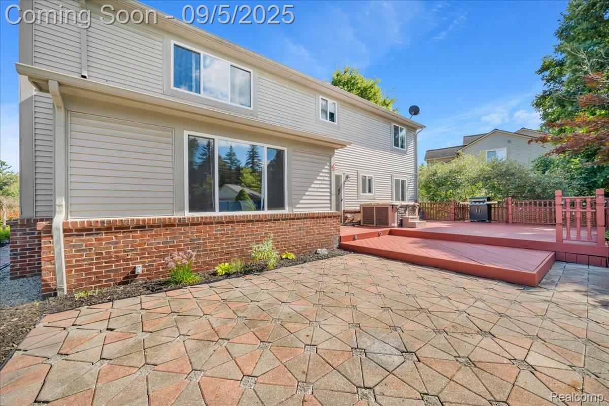 Commerce Charter Township, Michigan 48382, United States, 4 Bedrooms Bedrooms, ,3 BathroomsBathrooms,Residential,Active,203760