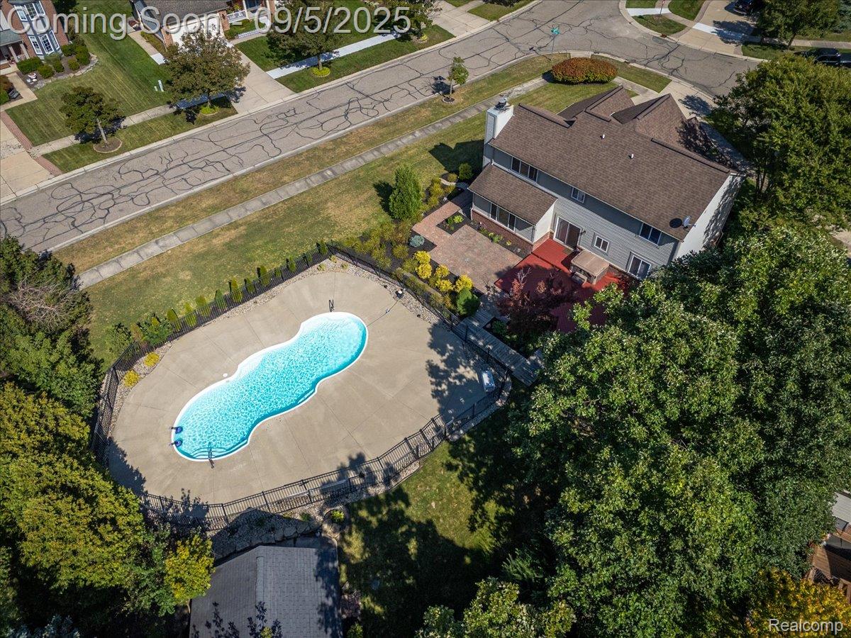 Commerce Charter Township, Michigan 48382, United States, 4 Bedrooms Bedrooms, ,3 BathroomsBathrooms,Residential,Active,203760