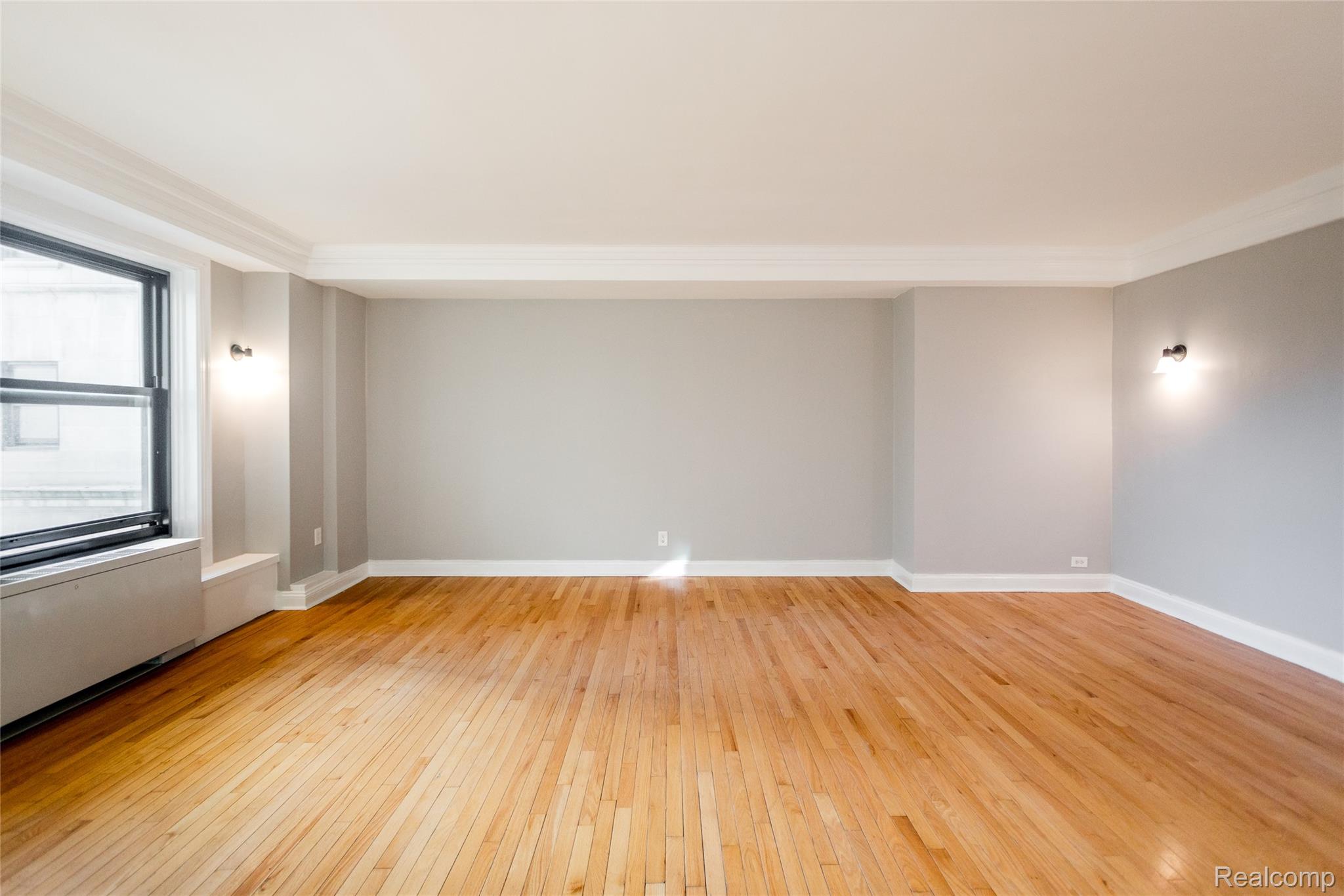 15 E Kirby Street 206