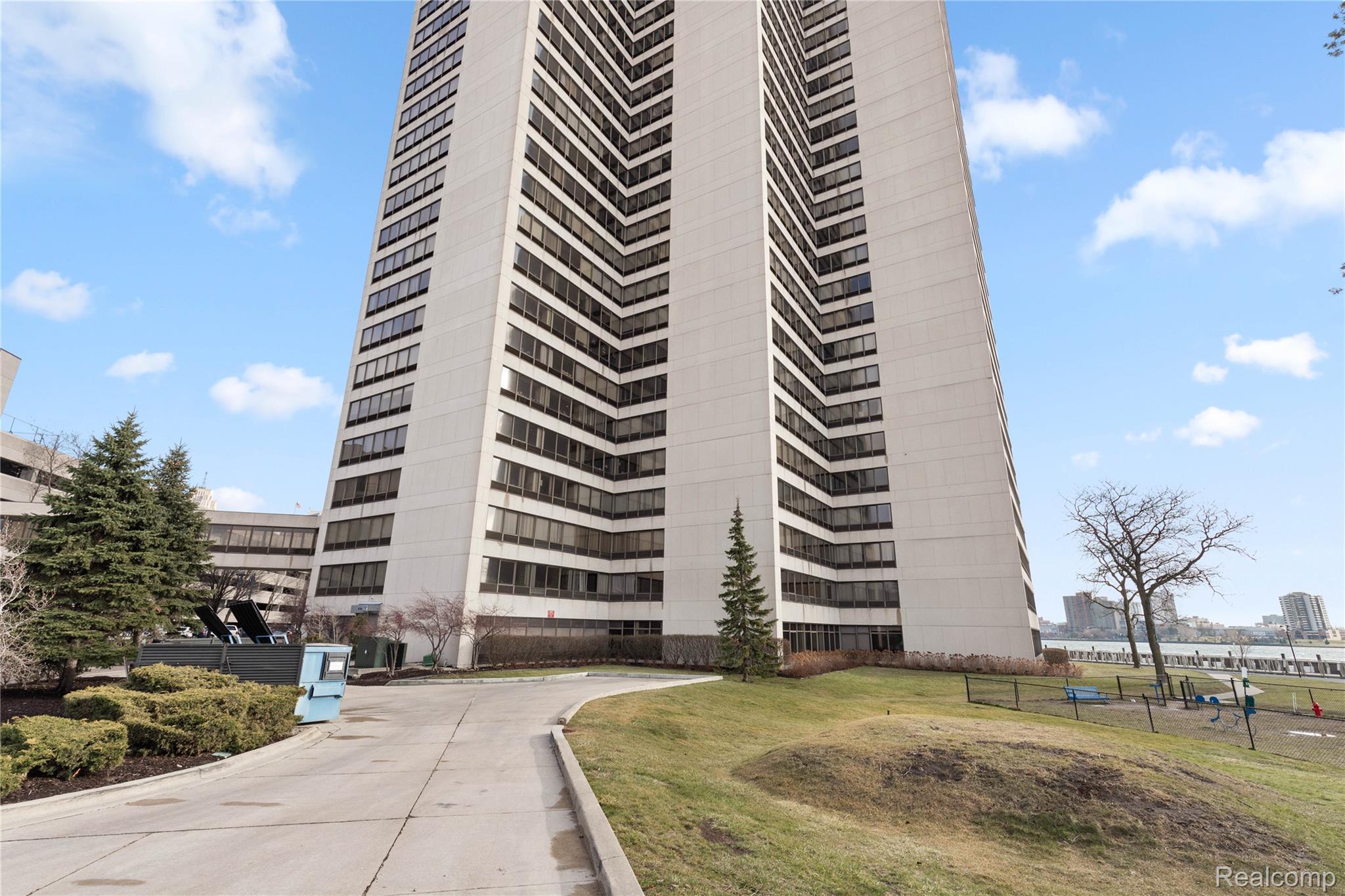 Detroit City, Michigan 48226, United States, 1 Bedroom Bedrooms, ,1 BathroomBathrooms,Residential,Active,189749