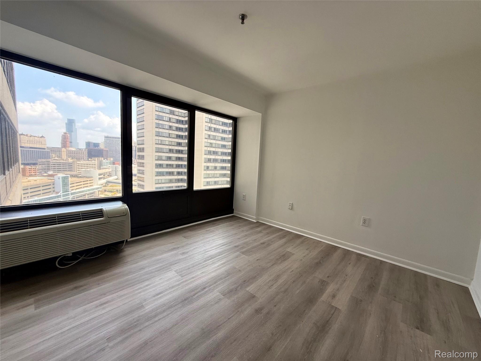 Detroit City, Michigan 48226, United States, 1 Bedroom Bedrooms, ,1 BathroomBathrooms,Residential,Active,189749