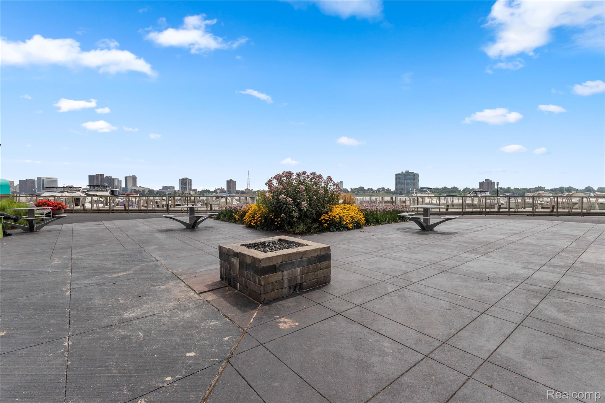 Detroit City, Michigan 48226, United States, 1 Bedroom Bedrooms, ,1 BathroomBathrooms,Residential,Active,189749