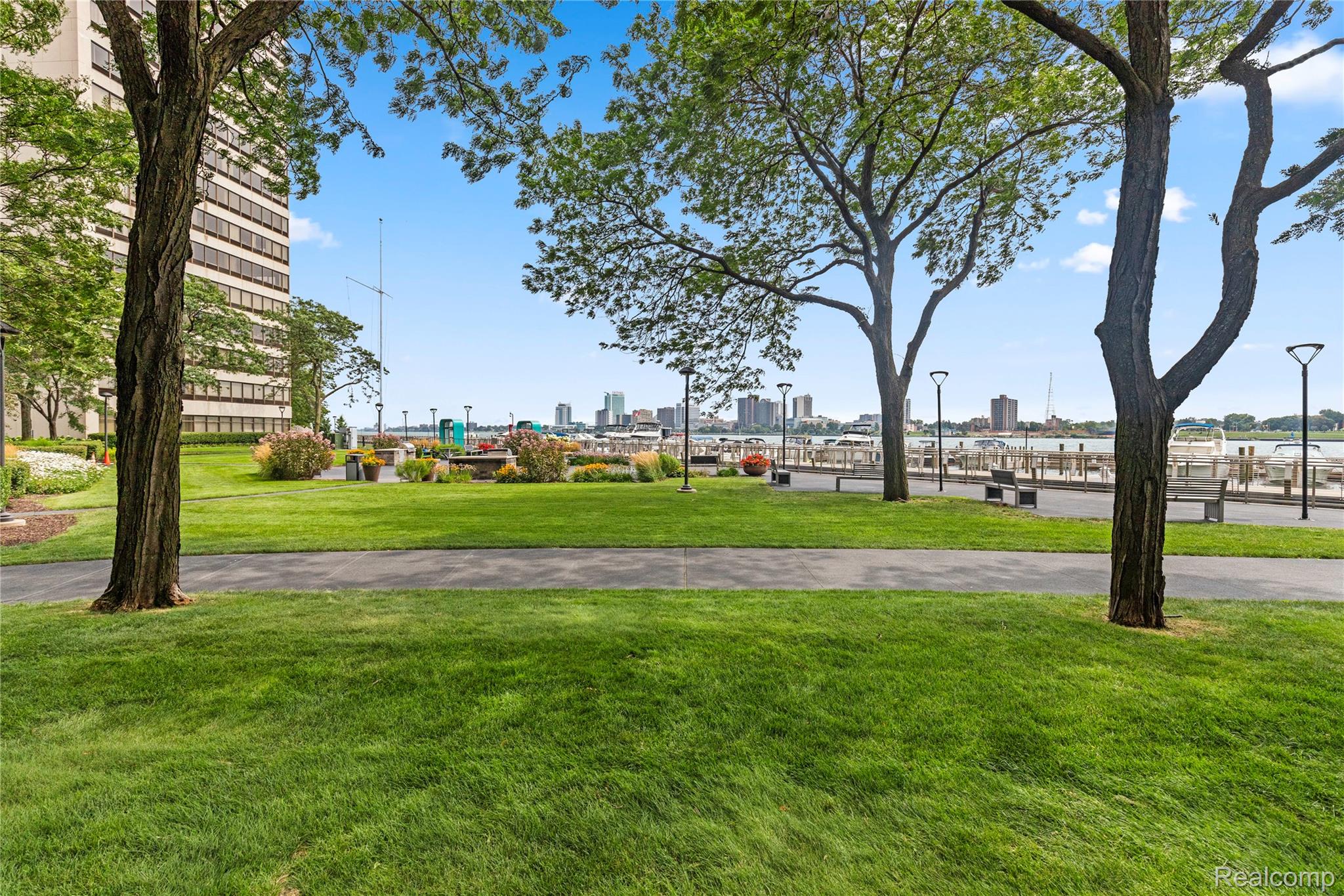 Detroit City, Michigan 48226, United States, 1 Bedroom Bedrooms, ,1 BathroomBathrooms,Residential,Active,189749