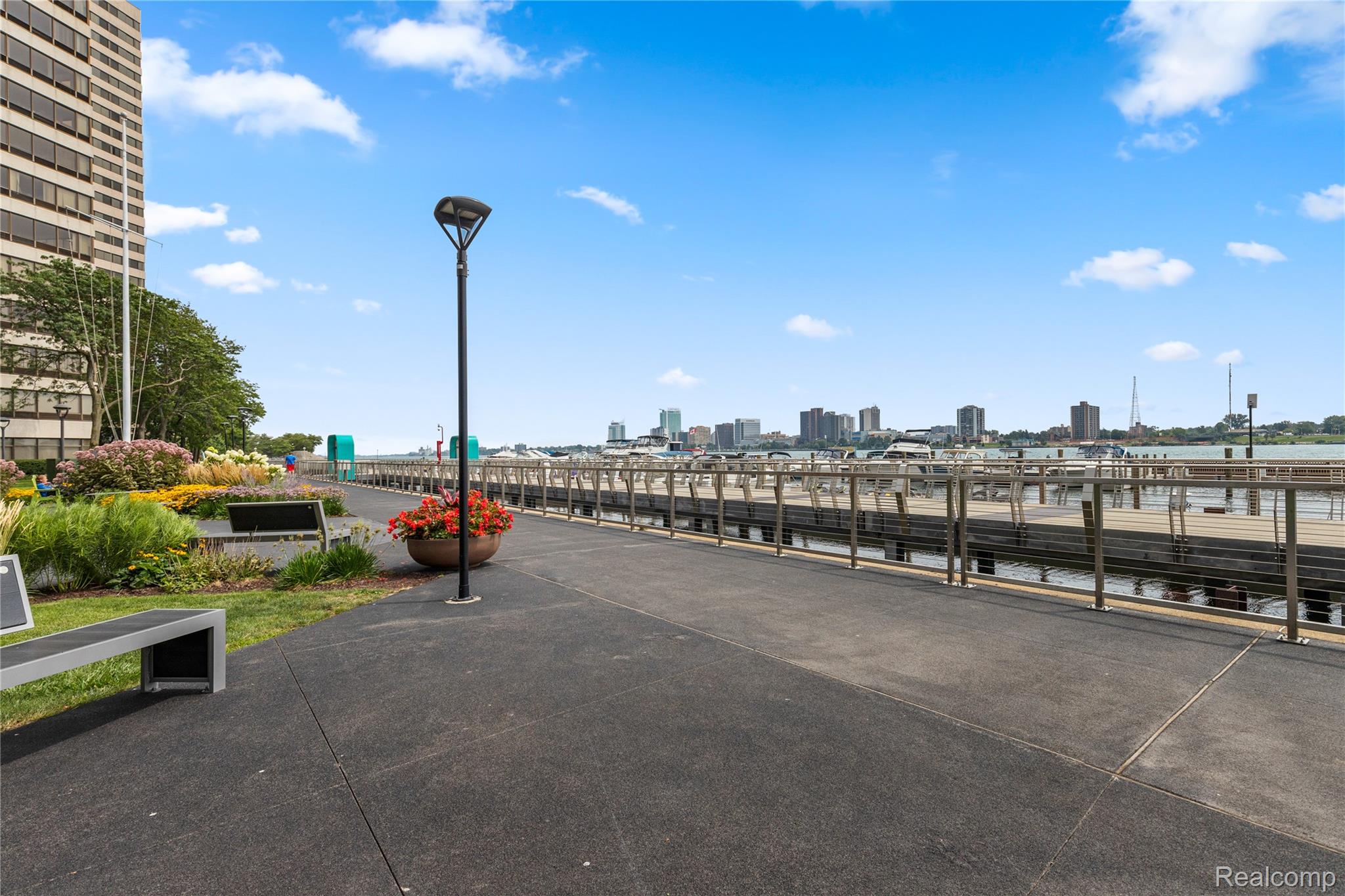 Detroit City, Michigan 48226, United States, 1 Bedroom Bedrooms, ,1 BathroomBathrooms,Residential,Active,189749