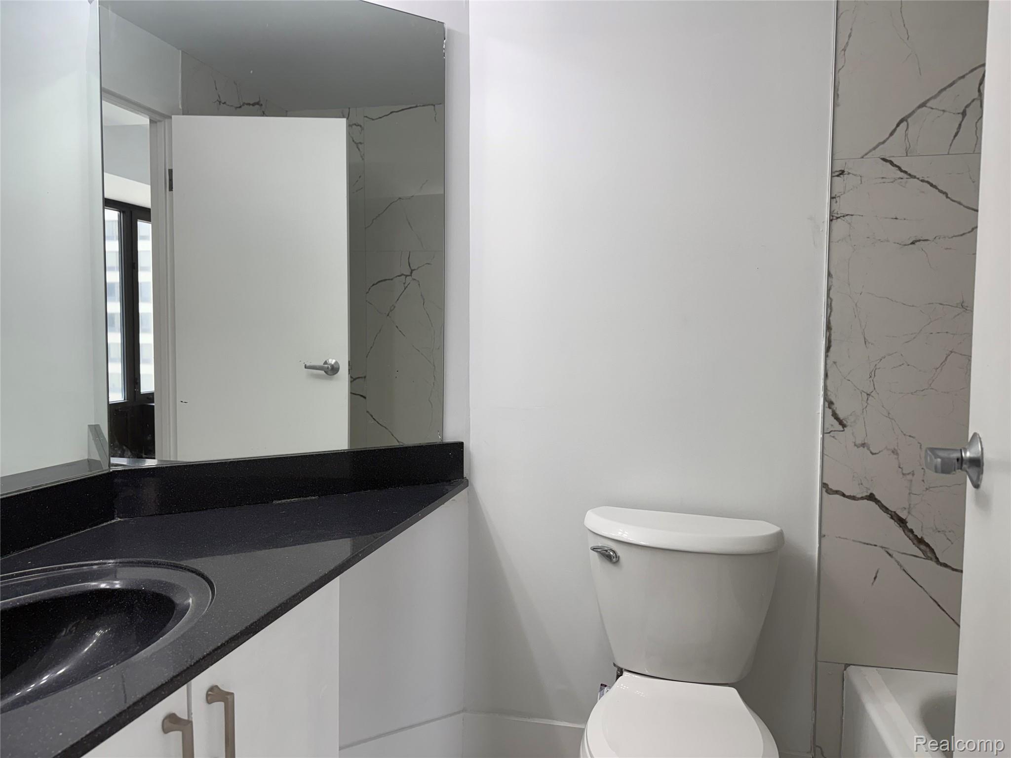 Detroit City, Michigan 48226, United States, 1 Bedroom Bedrooms, ,1 BathroomBathrooms,Residential,Active,189749