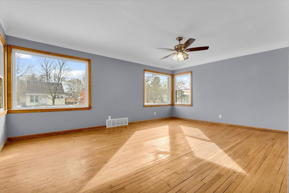 21023 Caledonia Avenue