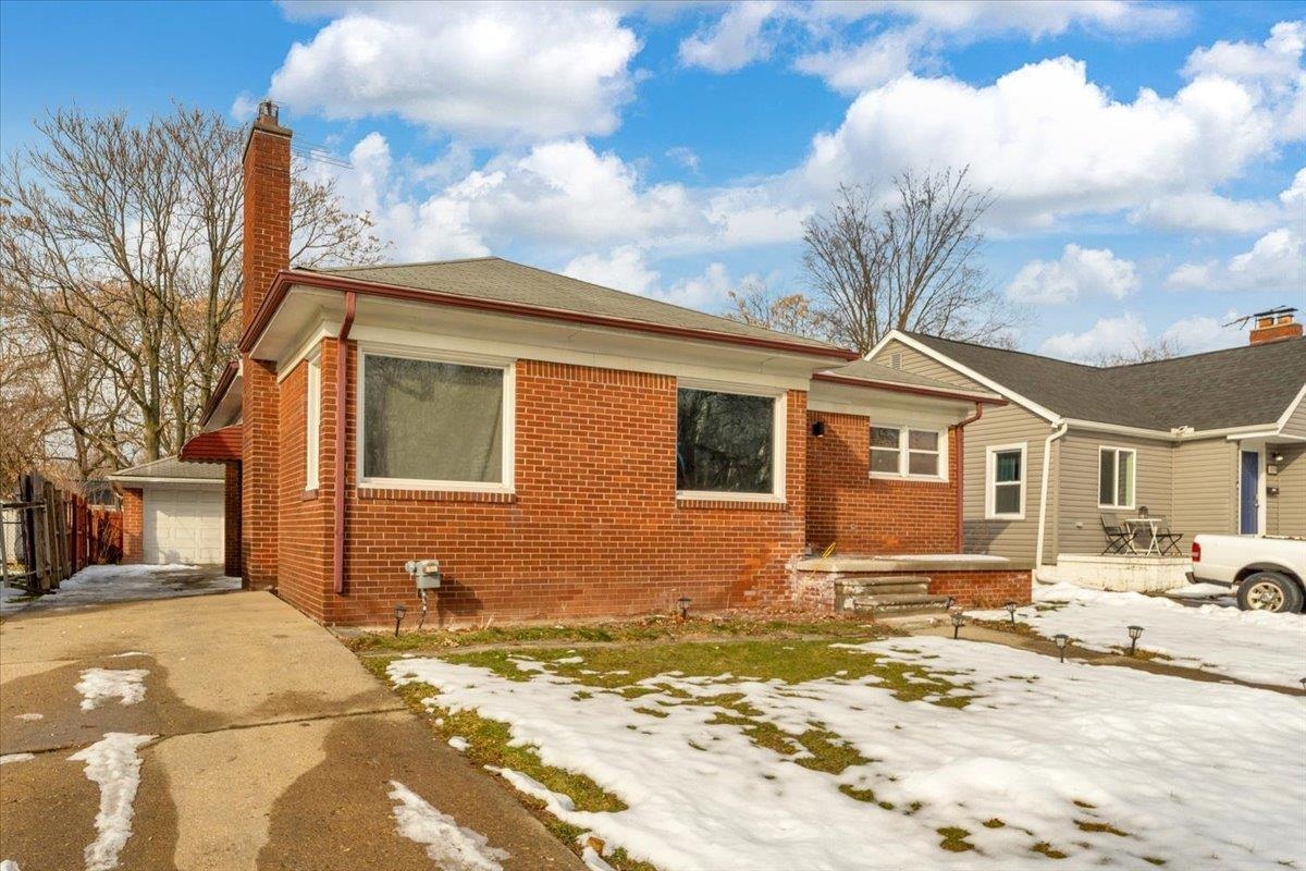 21023 Caledonia Avenue