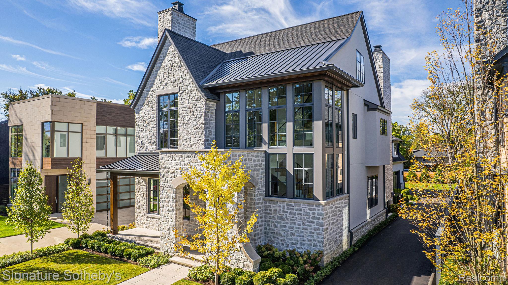 395 GREENWOOD Street