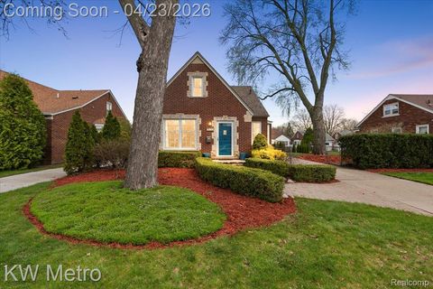 1830 Stanhope Street Grosse Pointe Woods City MI 48236