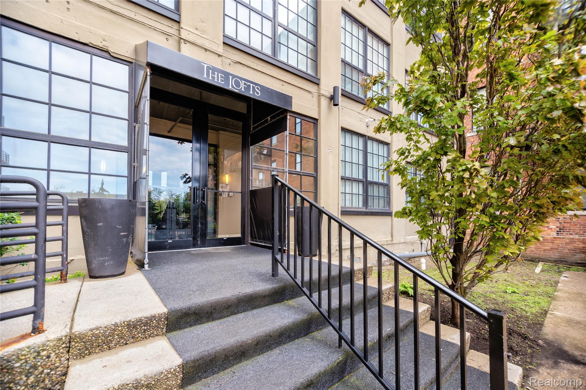 Detroit City, Michigan 48207, United States, 1 Bedroom Bedrooms, ,2 BathroomsBathrooms,Residential,Active,193586