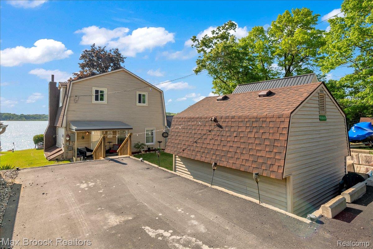 8860 Rushside Drive