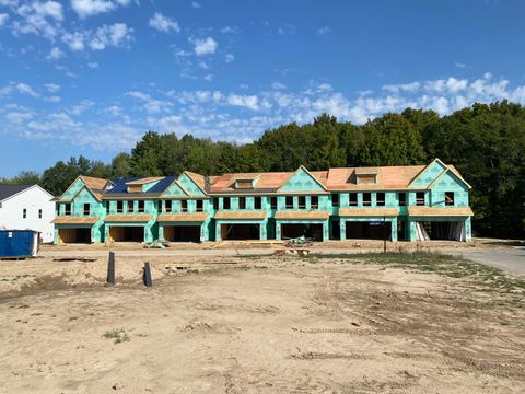 3325 Kings River Street SW 47 Wyoming City MI 49418