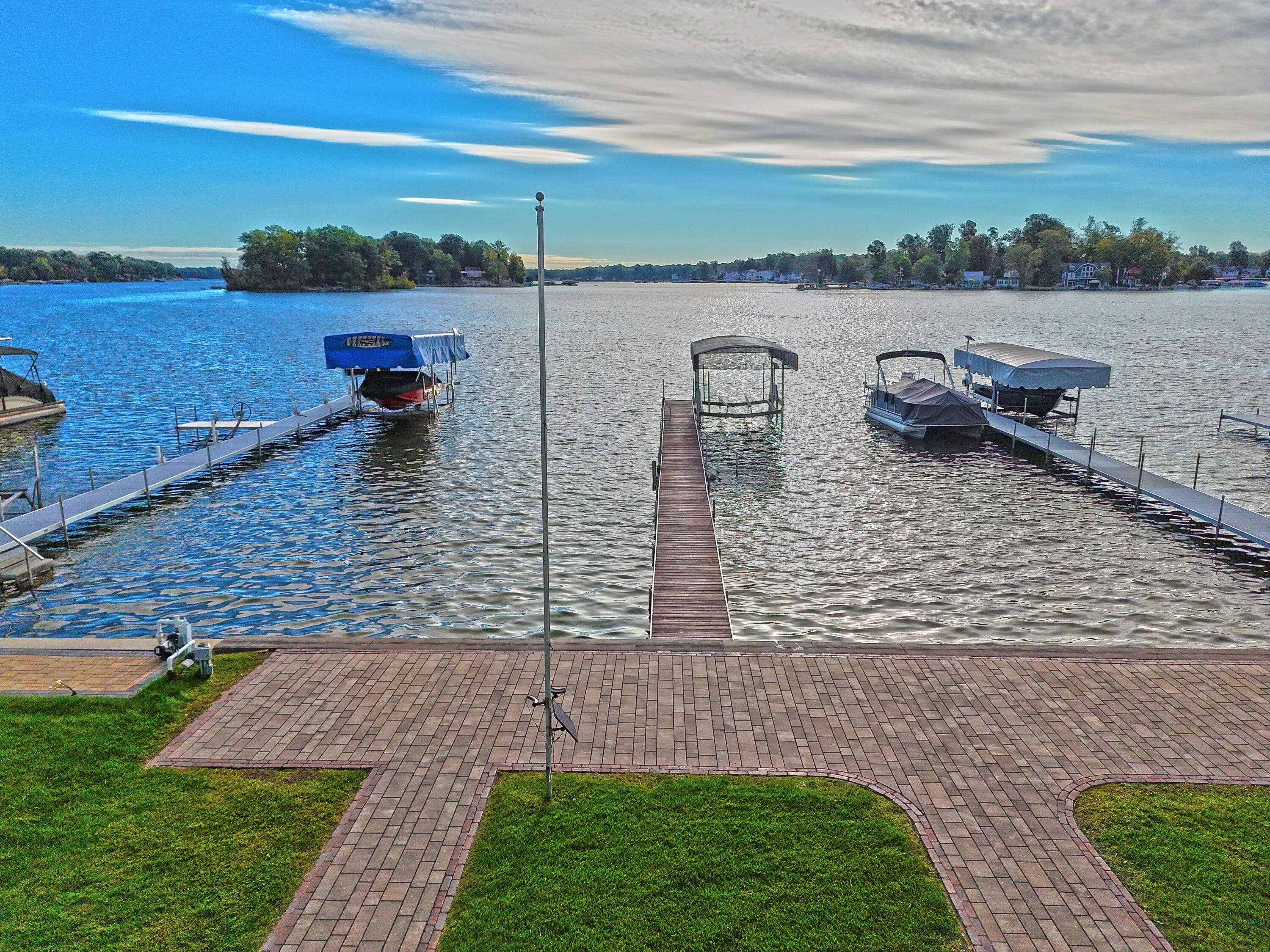 50367 W Lakeshore Drive