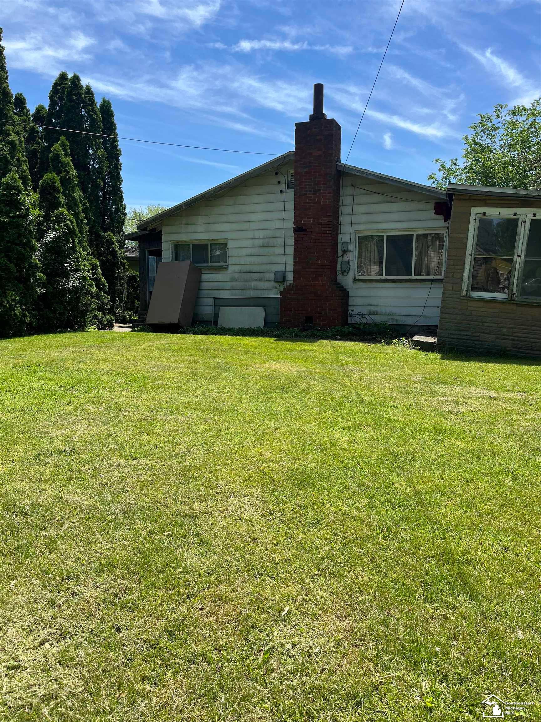 13698 Laplaisance Road