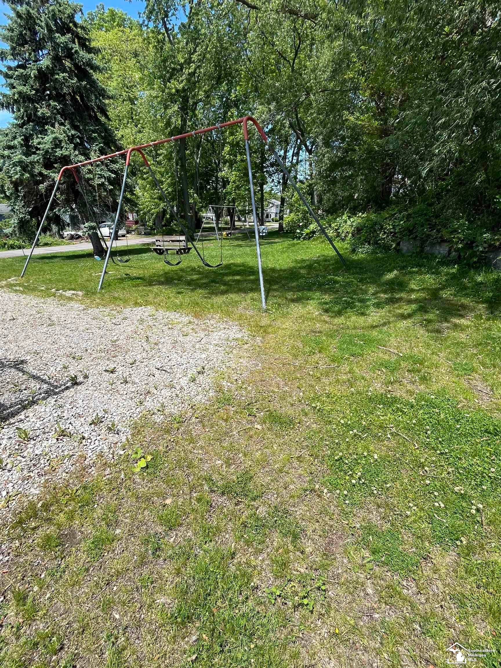 13698 Laplaisance Road