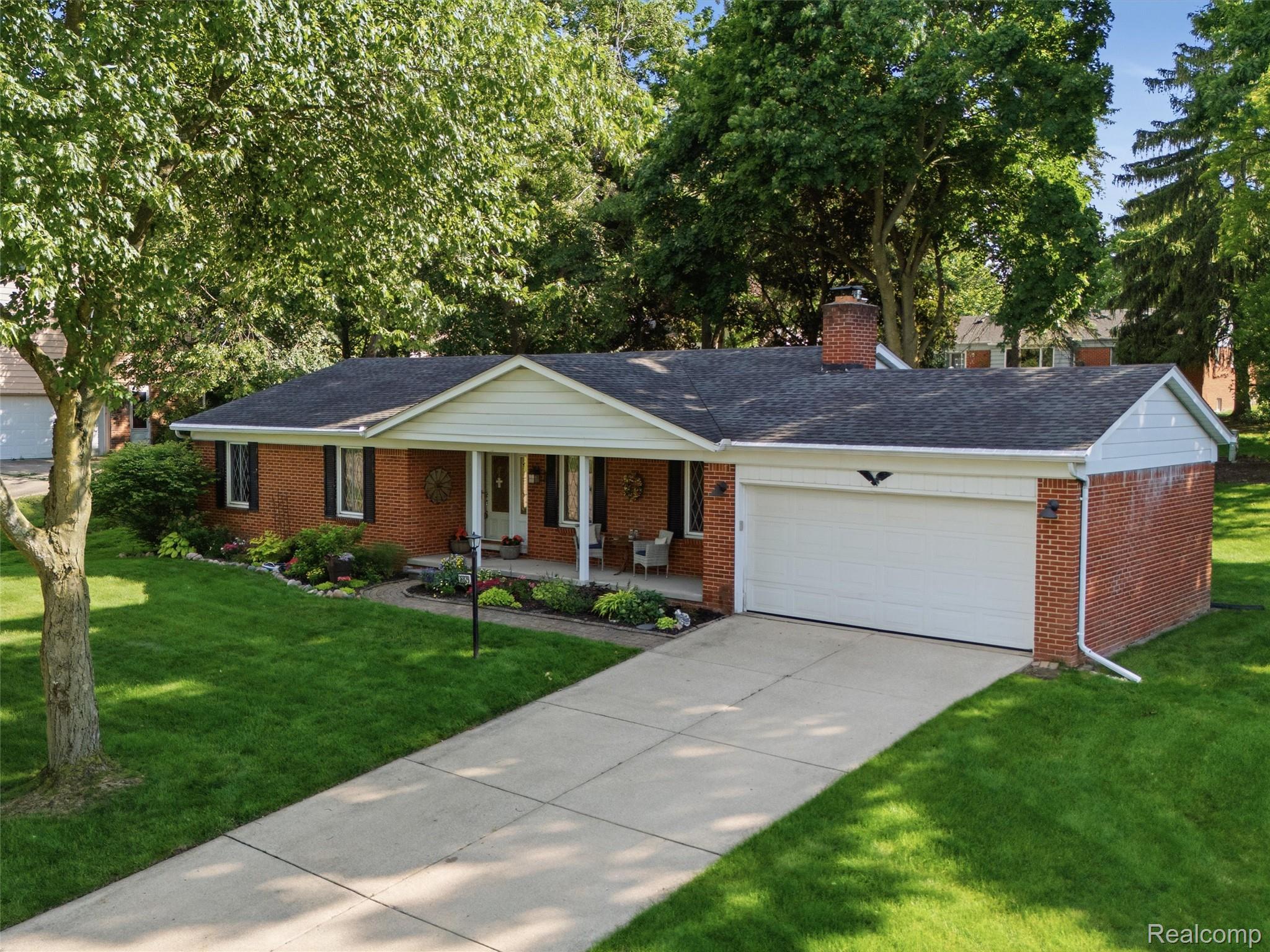 36829 Lansbury Lane