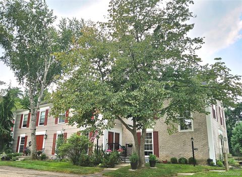 Photo of 1437 Lantern Lane, Rochester Hills City, MI 48306 (MLS # 20261055708)