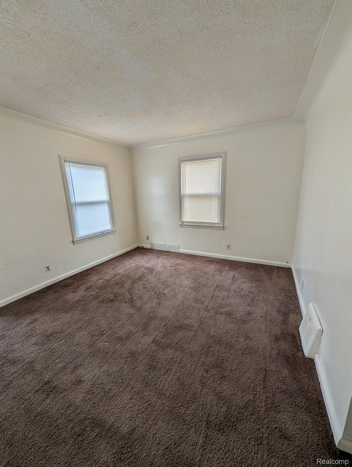 19236 Saint Aubin Street E