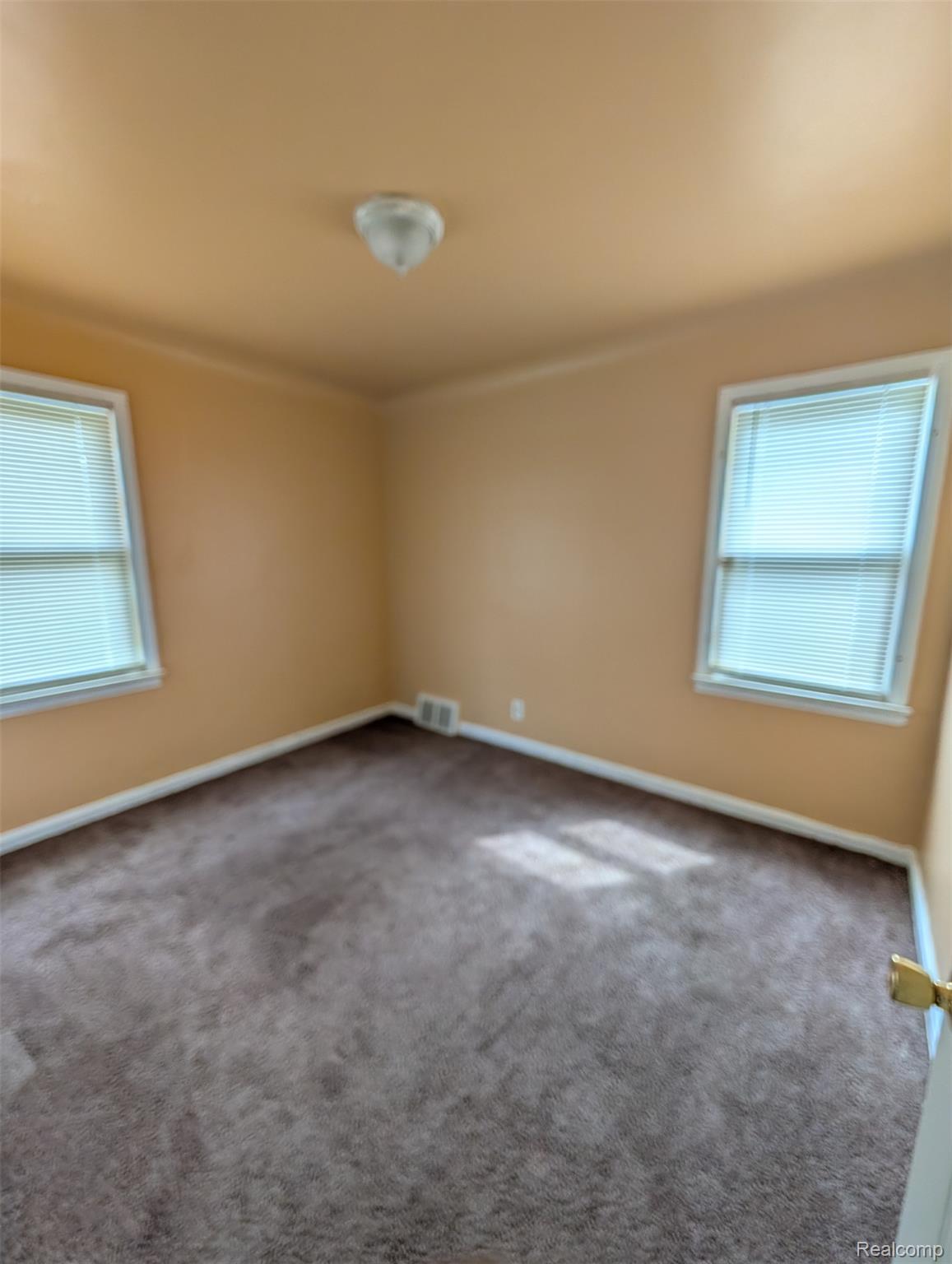 19236 Saint Aubin Street E