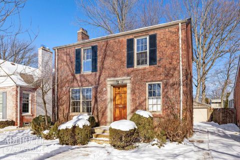 1394 Hampton Road Grosse Pointe Woods City MI 48236