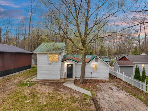1916 S Rose Avenue Lake Township MI 49651