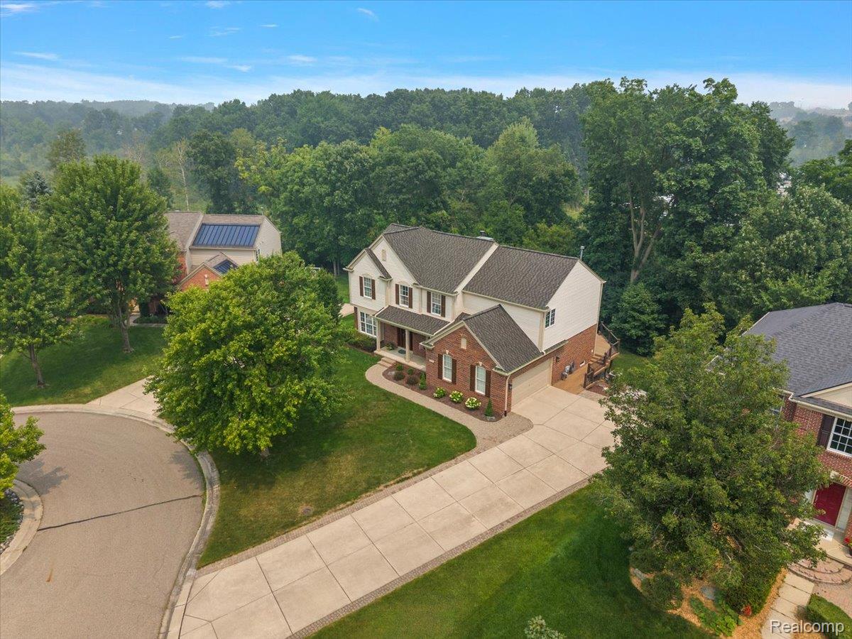1885 Avon Glen Lane
