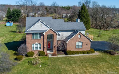 4930 Fox Chase Drive White Lake Charter Township MI 48383