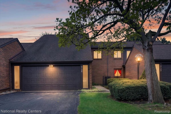 3124 LINDENWOOD DR, DEARBORN, MI 48120 - Image f5b8b6bf65fbd508c7d2ee1b632712f9/3716192817