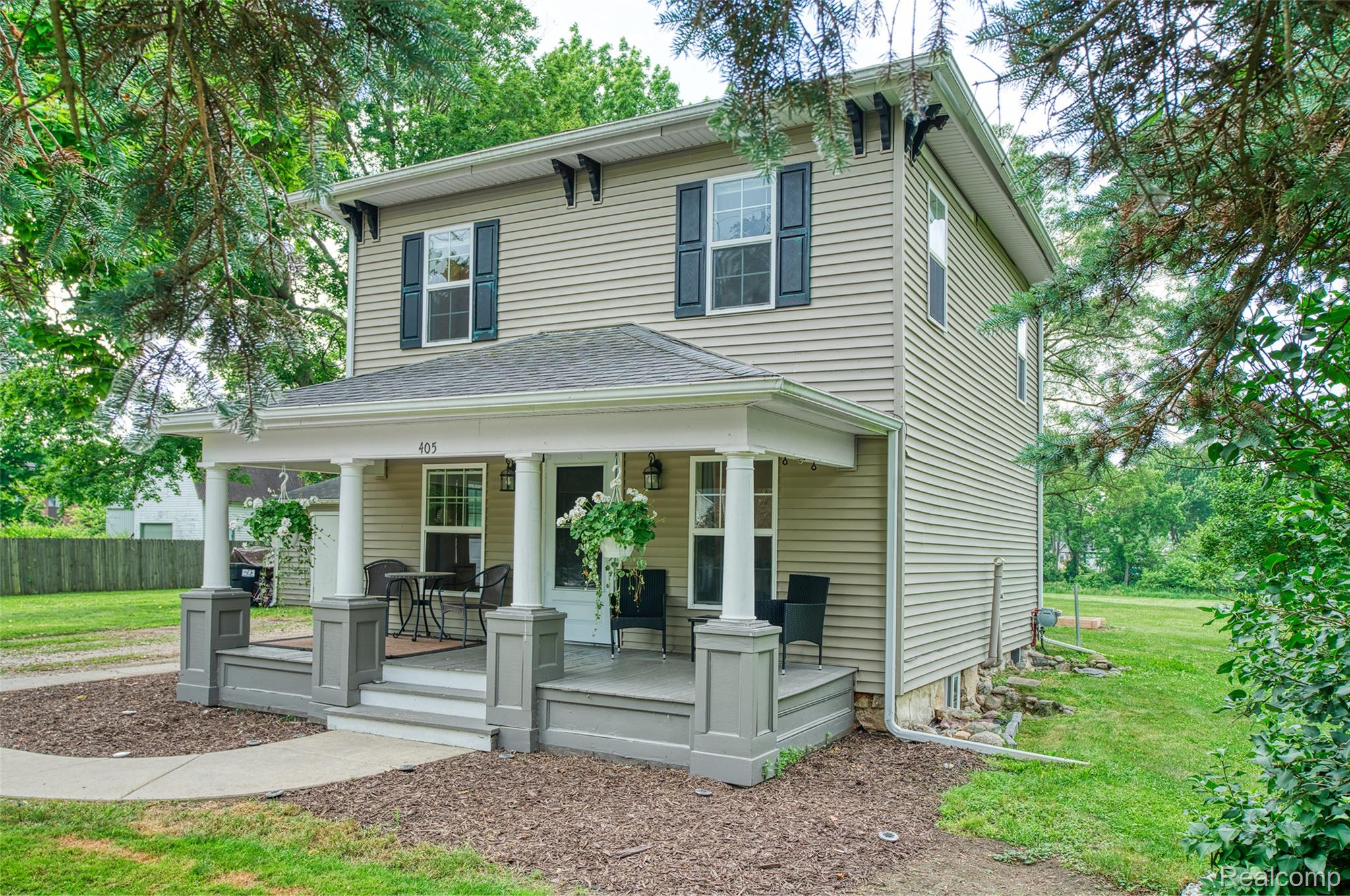 405 Garden Lane