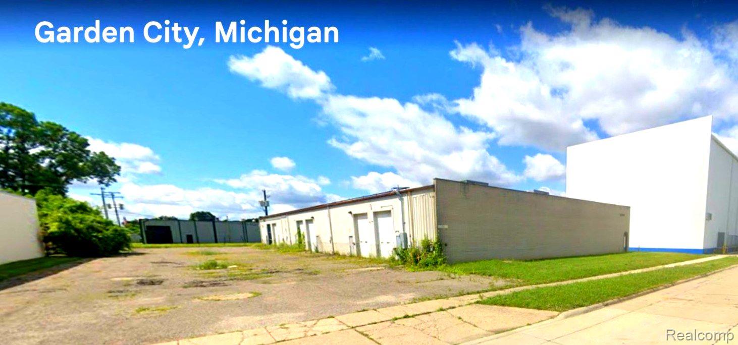 32841 PARKLANE Street