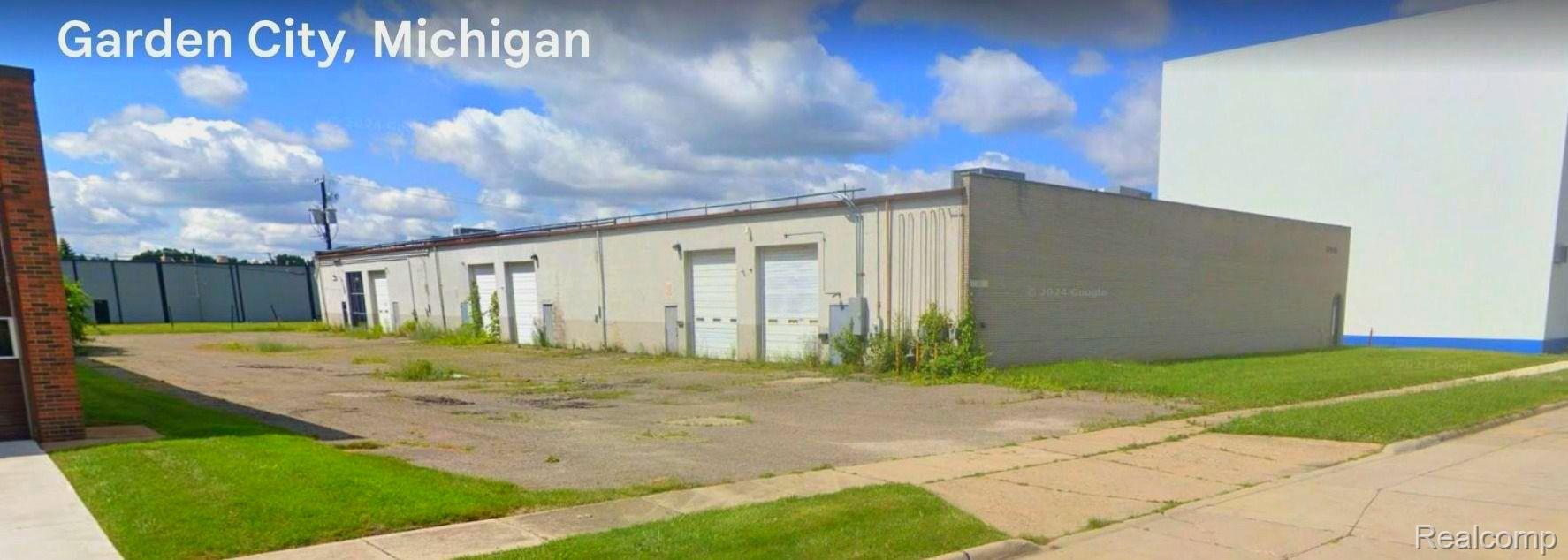 32841 PARKLANE Street