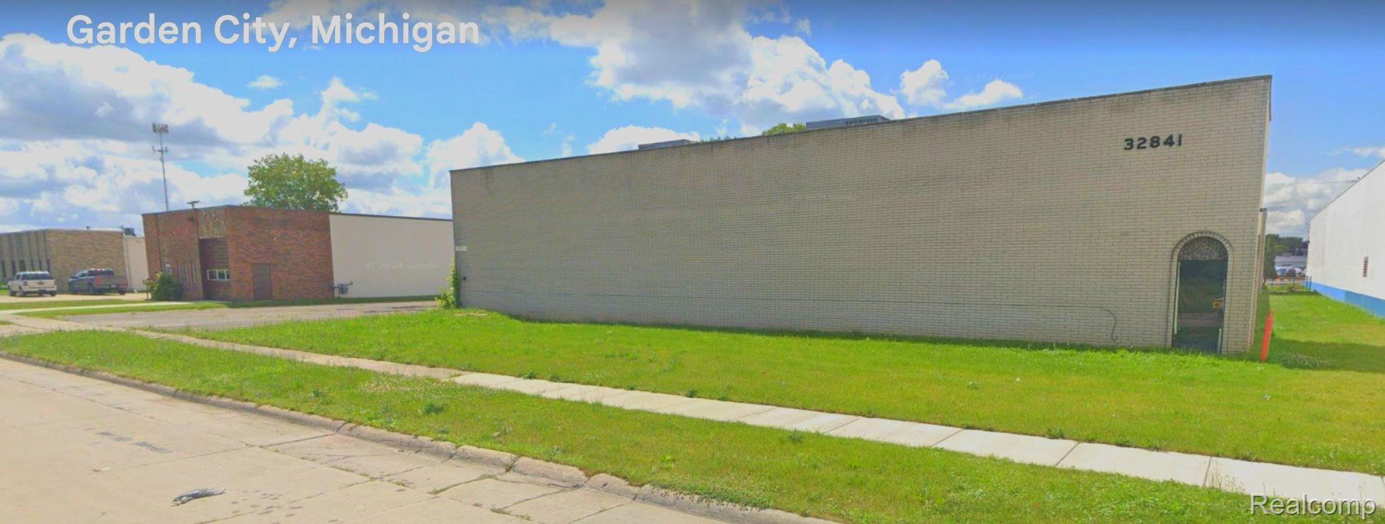 32841 PARKLANE Street