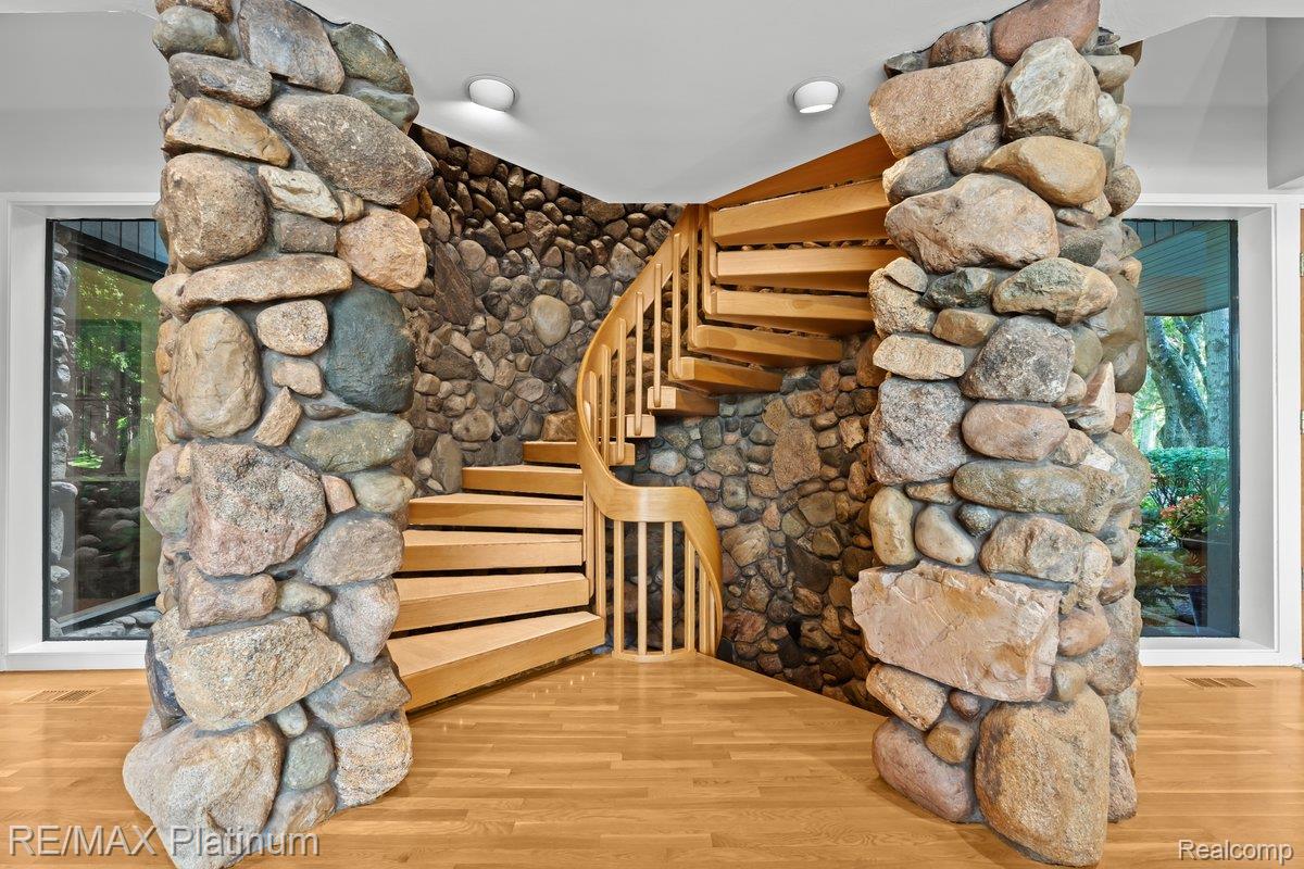 2095 Brighton Shores Trail
