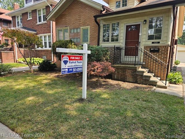 1032 Beaconsfield Avenue