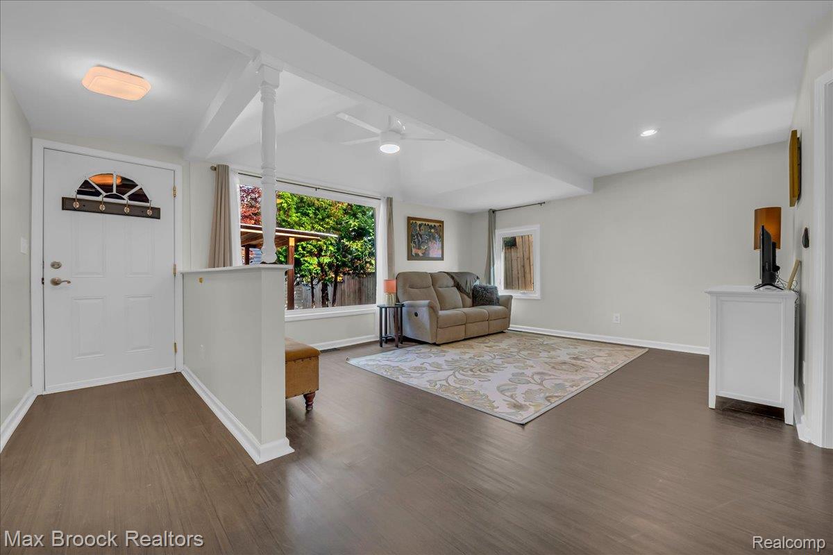 3087 Brock Street