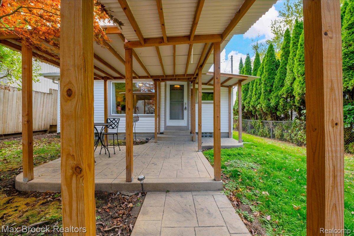 3087 Brock Street
