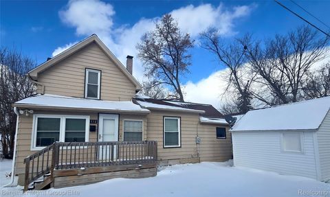 532 Fox Street Lapeer City MI 48446