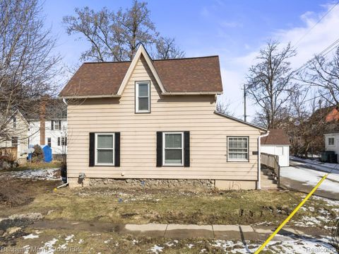 532 Fox Street Lapeer City MI 48446