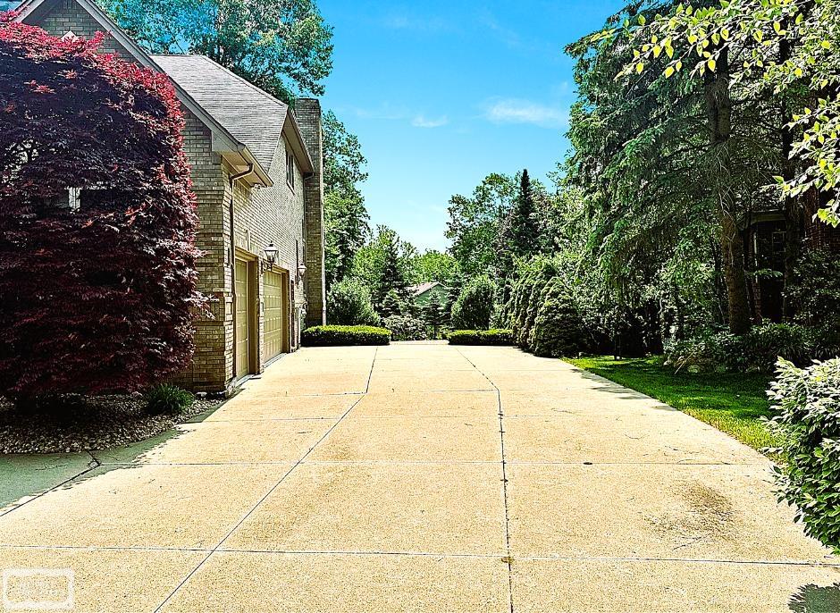 8932 Tournament Drive